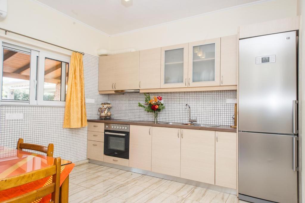Cozy Flats In An Olive Grove By The Sandy Beach Kanalos Exterior photo